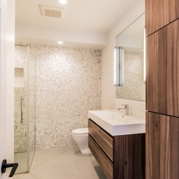 Modern bathroom interior design - Montreal